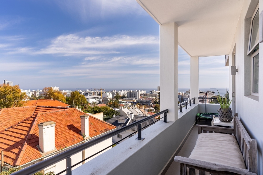 2 Bedroom Property for Sale in Sea Point Western Cape